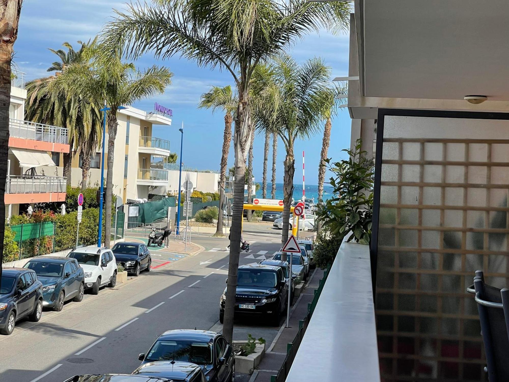 Villeneuve Loubet Plage- Entre Nice Et Cannes ภายนอก รูปภาพ